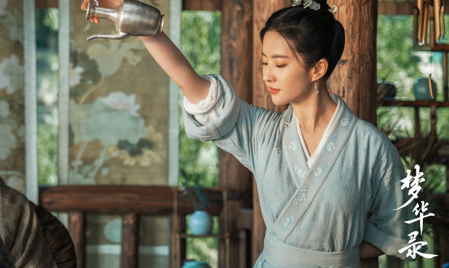 FanChina - Лю И Фэй демонстрирует акробатику чайной церемонии в дорам