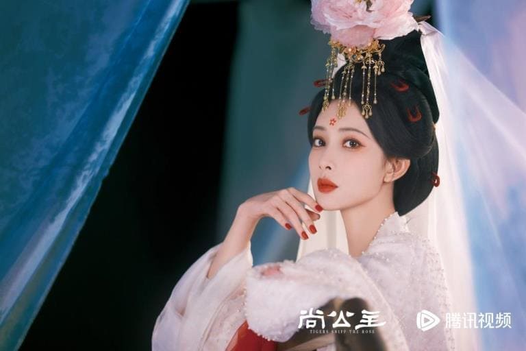 Мэн Цзы И Meng Ziyi Tigers Sniff the Rose Тигр вдыхает аромат розы