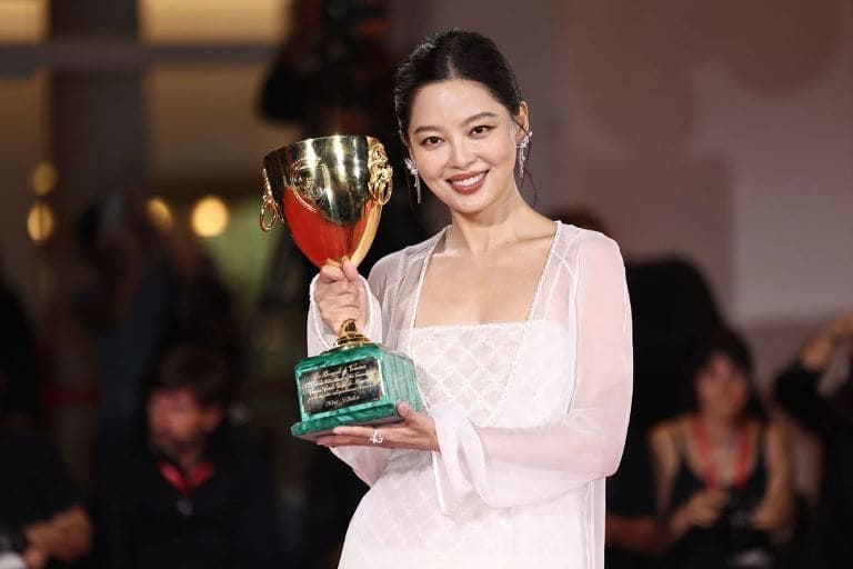 Синь Чжи Лэй Венецианский кинофестиваль Золотой лев Xin Zhilei