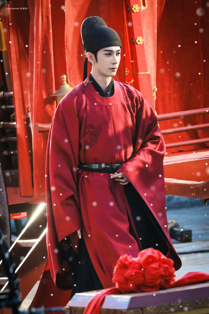 Чэнь Син Сюй на съемках дорамы «Золотая ветвь» Чэнь Син Сюй на съемках дорамы «Золотая ветвь»