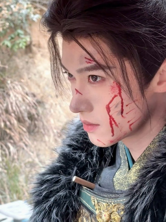 Тянь Си Вэй и Янь Ань (PENTAGON) на съемках дорамы «Женитьба на Золото