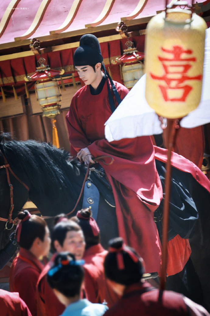 Чэнь Син Сюй на съемках дорамы «Золотая ветвь» Чэнь Син Сюй на съемках дорамы «Золотая ветвь»