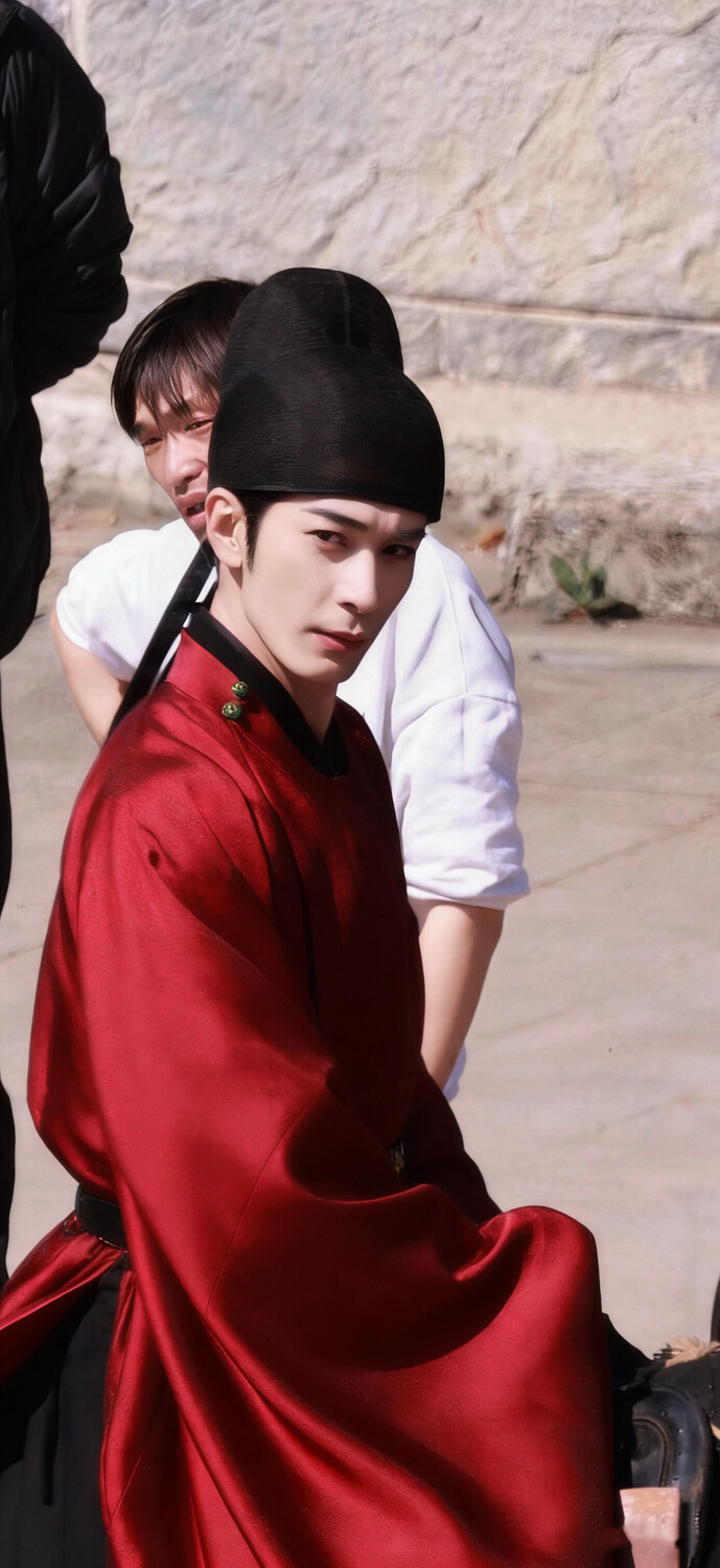 Чэнь Син Сюй на съемках дорамы «Золотая ветвь» Чэнь Син Сюй на съемках дорамы «Золотая ветвь»