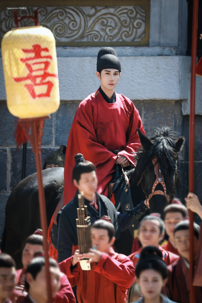 Чэнь Син Сюй на съемках дорамы «Золотая ветвь» Чэнь Син Сюй на съемках дорамы «Золотая ветвь»