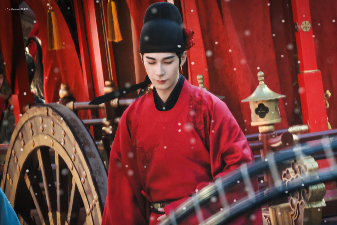 Чэнь Син Сюй на съемках дорамы «Золотая ветвь» Чэнь Син Сюй на съемках дорамы «Золотая ветвь»