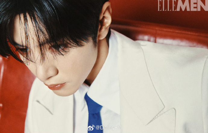 Chen Zheyuan Graces the Cover of ELLEMEN