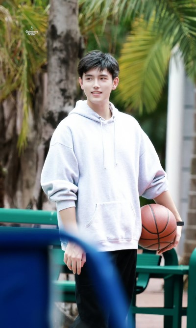 Arthur Chen Feiyu and Zhang Zifeng Start Filming for Drama «Clear Rive