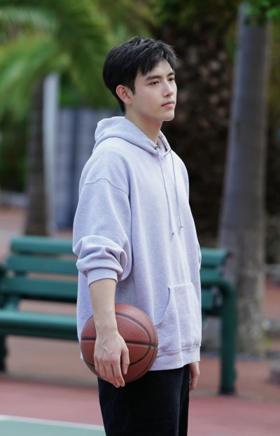 Arthur Chen Feiyu and Zhang Zifeng Start Filming for Drama «Clear Rive