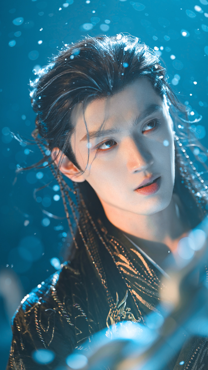Qin Tianyu Releases First Solo Single Qin Tianyu Releases First Solo Single