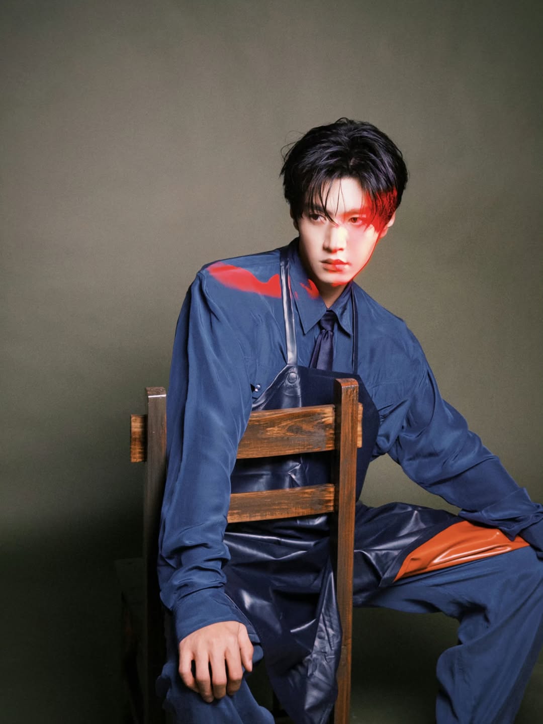 Chen Zheyuan Graces the Cover of ELLEMEN