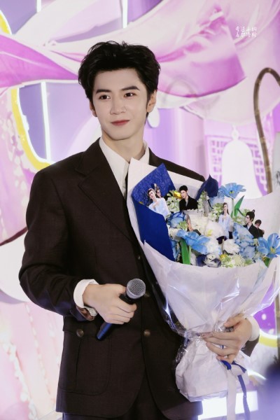 Chen Zheyuan and Wang Churan Wrap Filming on Drama «Tales of the Float Chen Zheyuan and Wang Churan Wrap Filming on Drama «Tales of the Float