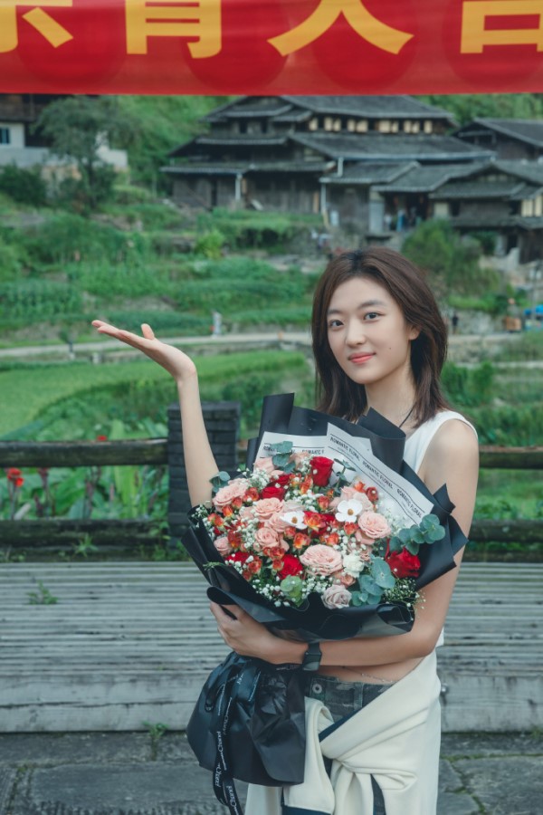 Sun Qian and Zhang Yunlong Wrap Up Filming for Drama «Love Moon»